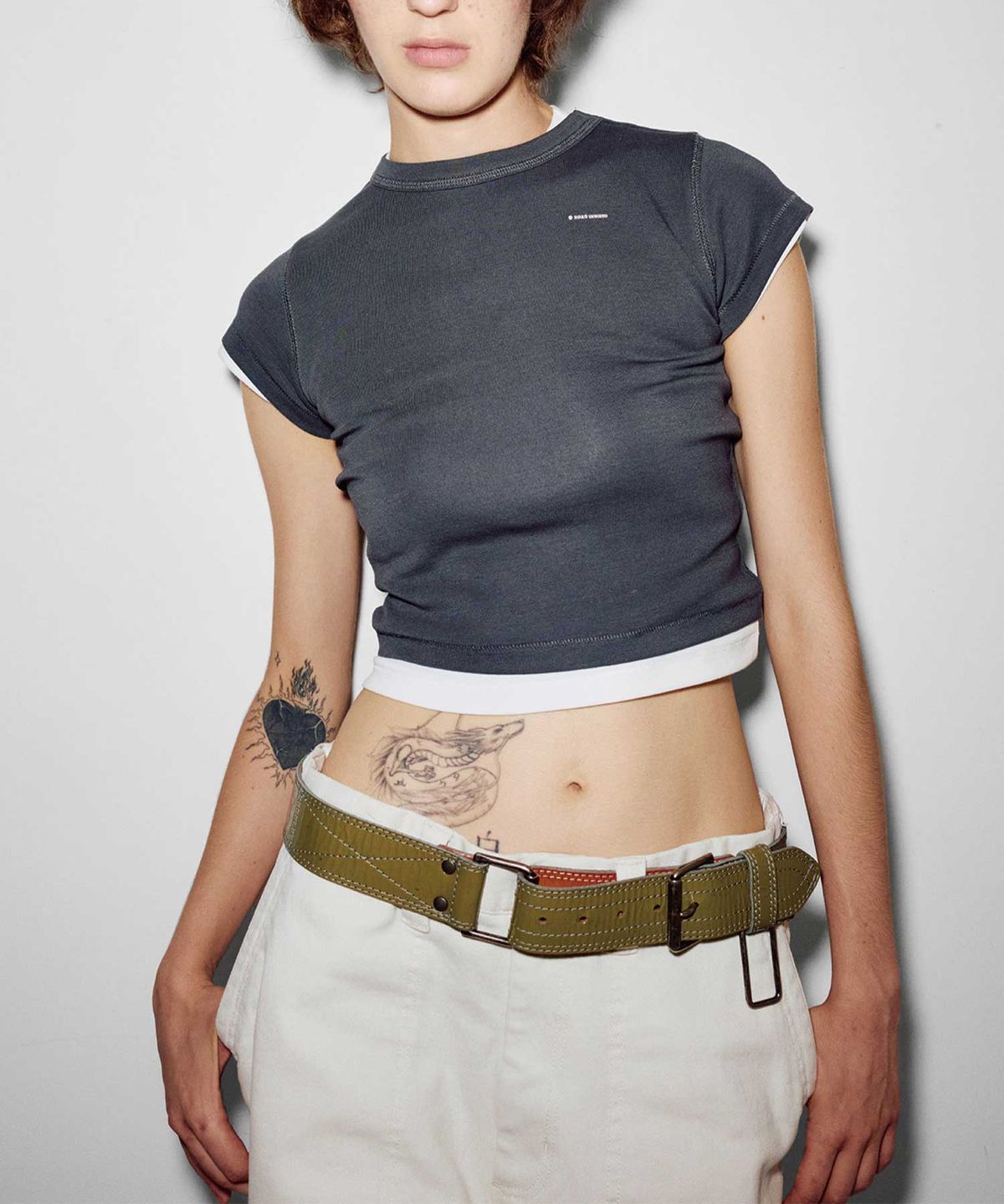 인세인개러지(INSANEGARAGE) INSANE BABY CROP T-SHIRT_WASHED BLACK