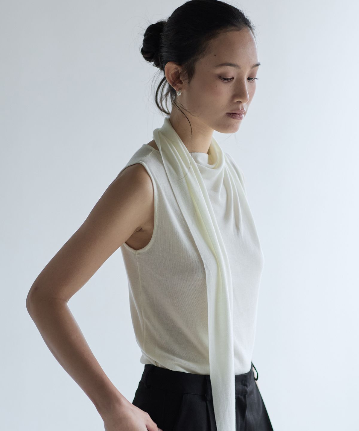 누토프(NUTOFFE) TIe Sleeveless Knit_Ivory