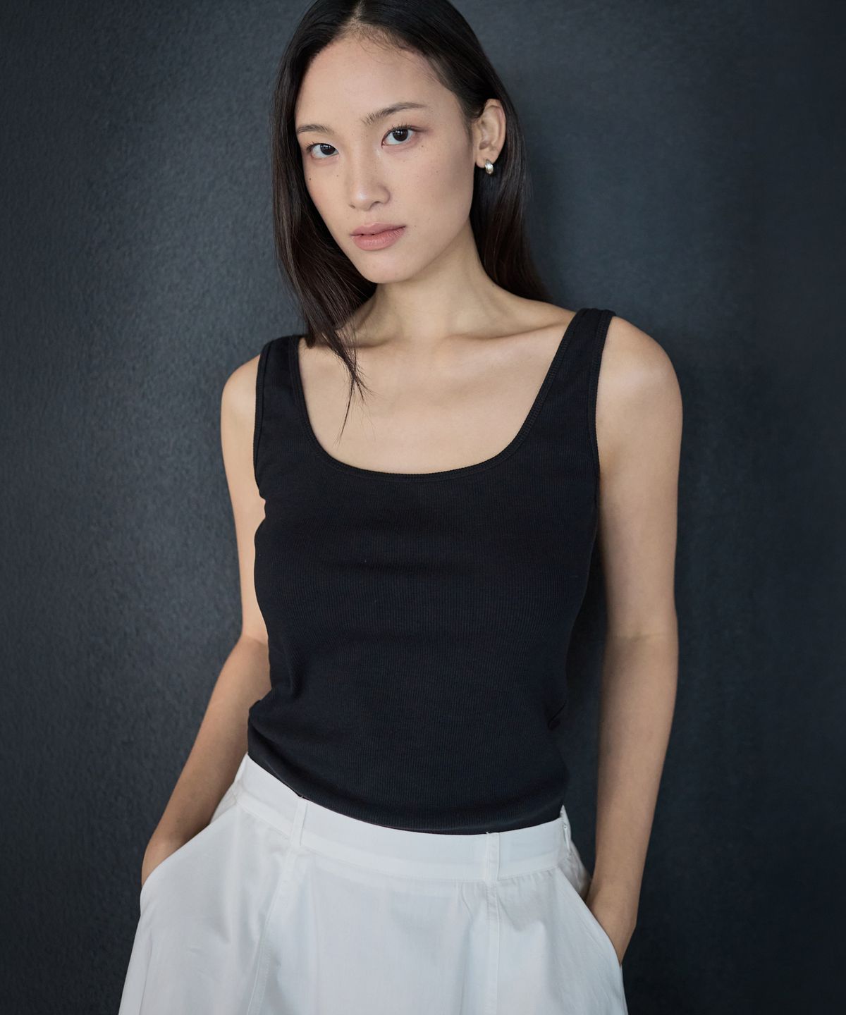 누토프(NUTOFFE) Square Sleeveless_Black