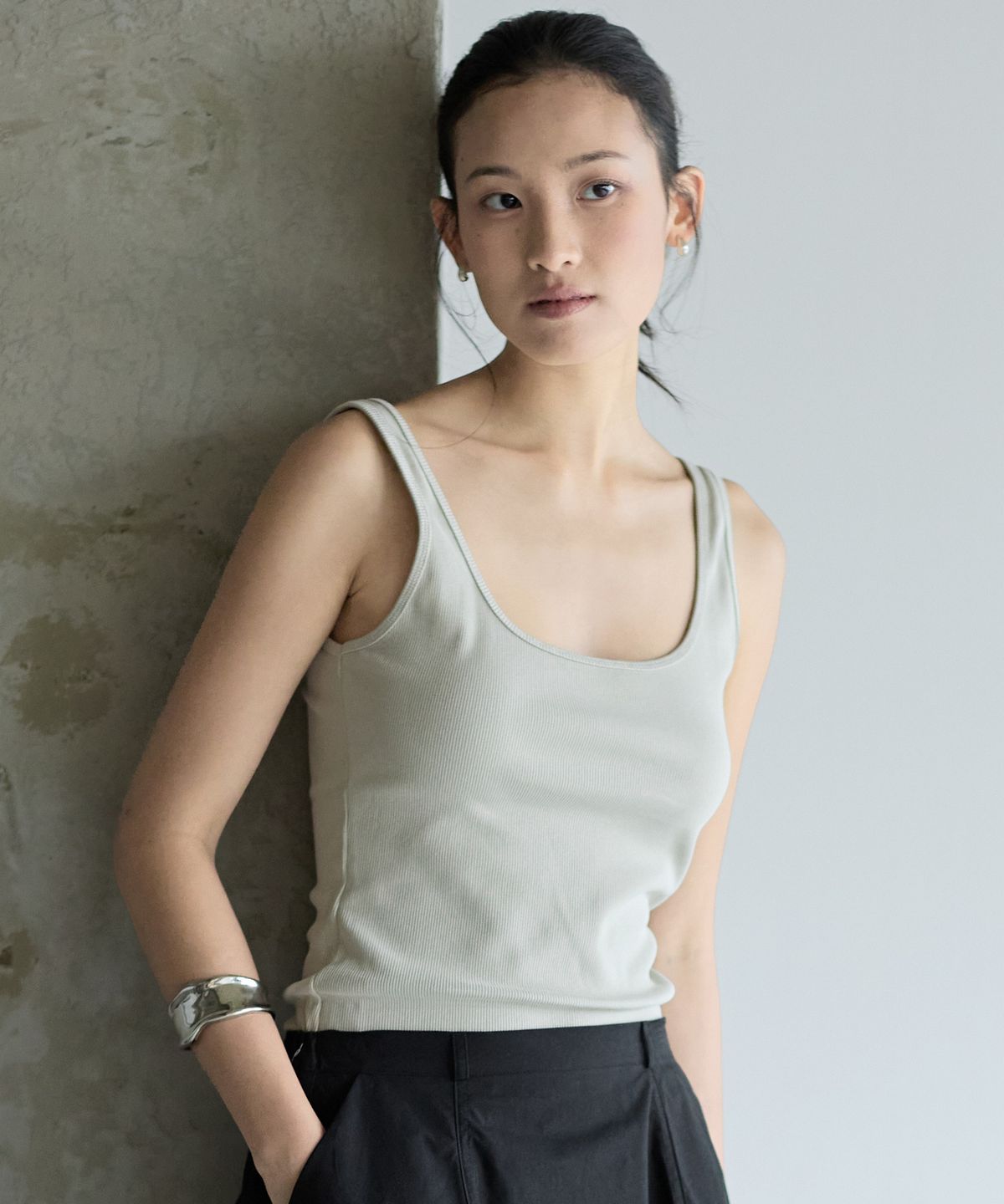 누토프(NUTOFFE) Square Sleeveless_Beige