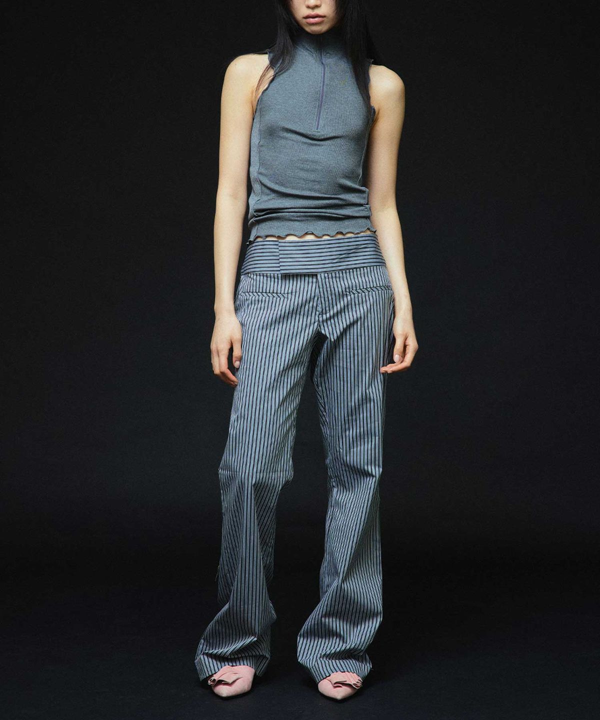 인세인개러지(INSANEGARAGE) INSANE WOMEN HALF ZIP-UP SLEEVELESS_CHARCOAL