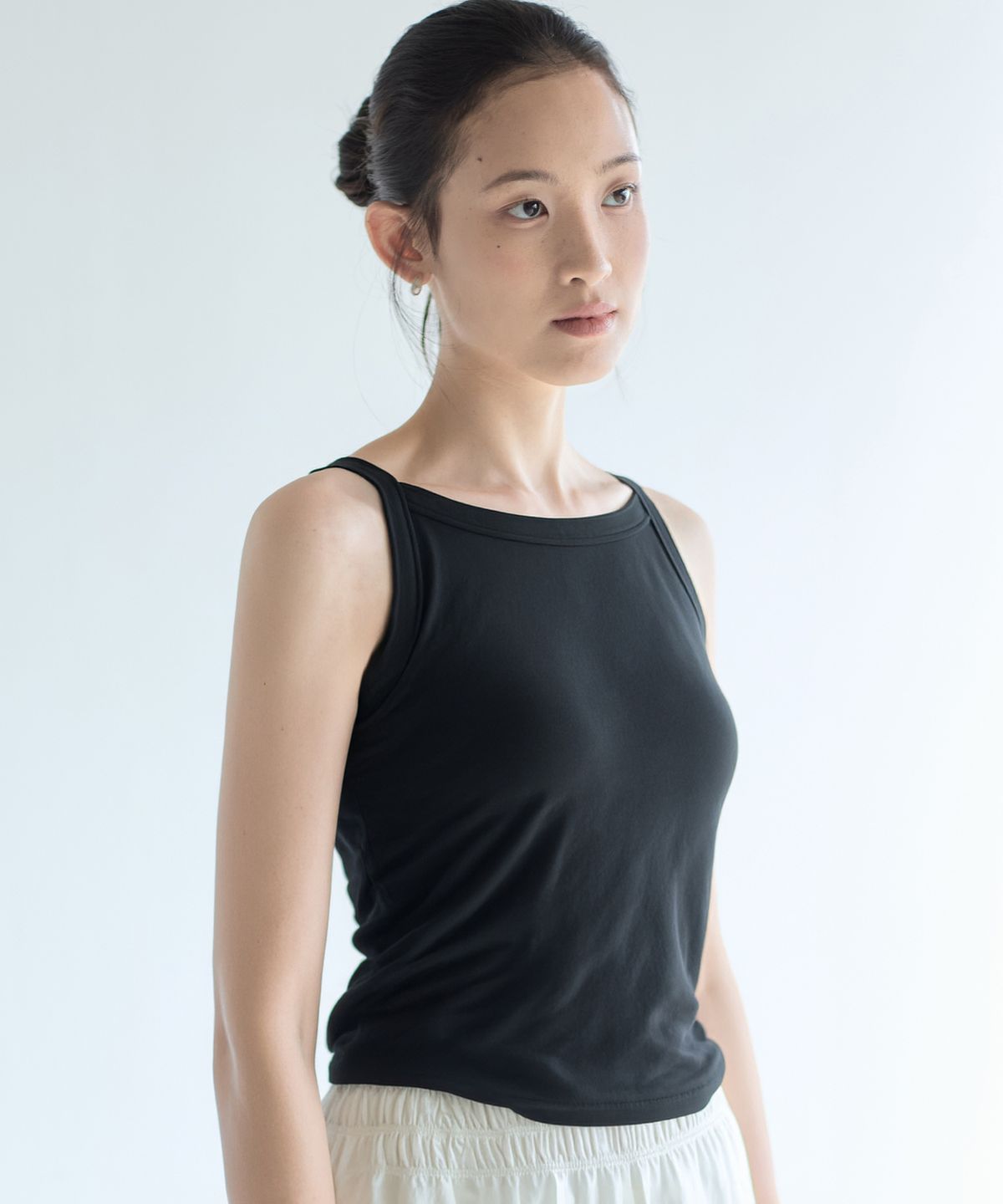 누토프(NUTOFFE) Moa Sleeveless_Black