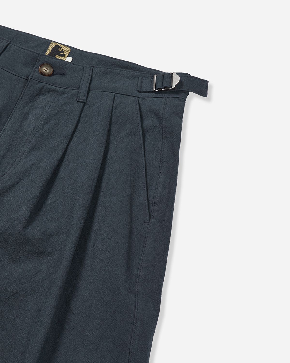 사일런트실러블(SILENTSYLLABLE) Double tuck crinkle shorts / Graphite