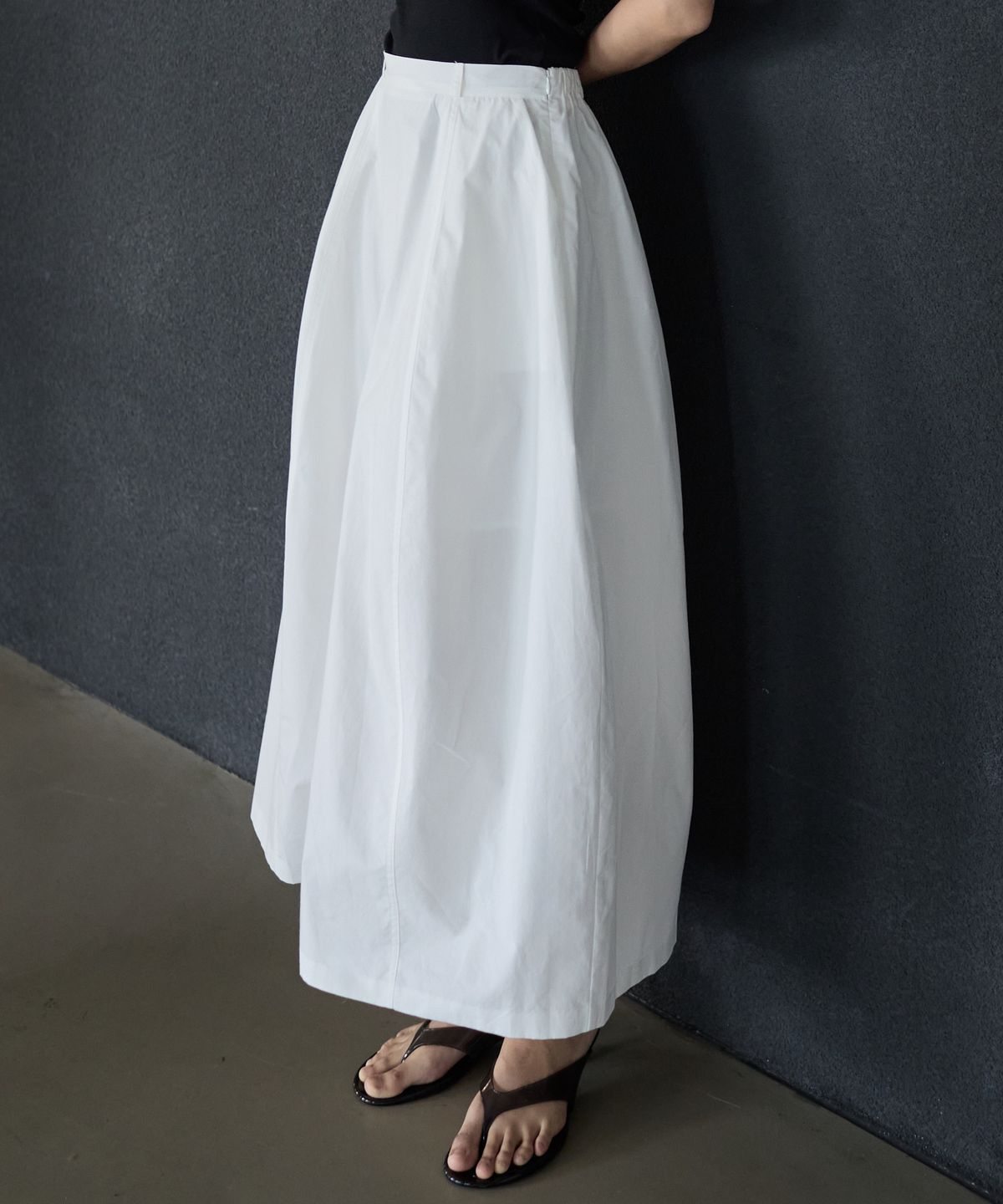 누토프(NUTOFFE) Bloom Skirt_White