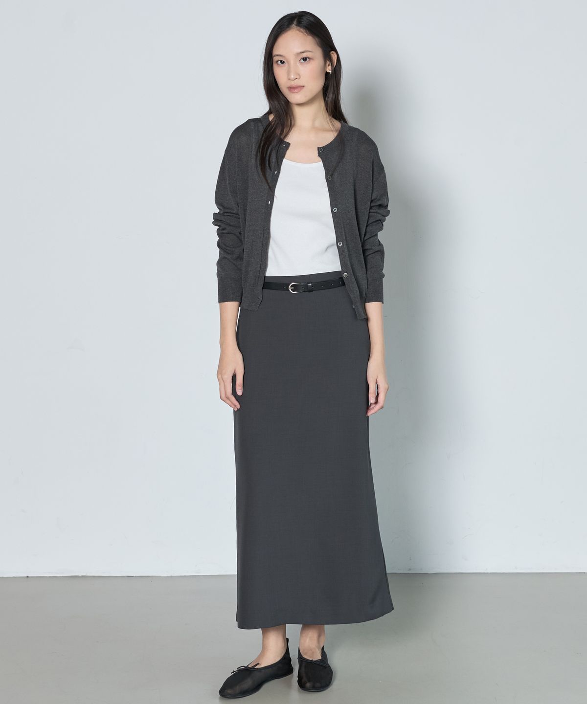 누토프(NUTOFFE) Essential Round Cardigan_Charcoal
