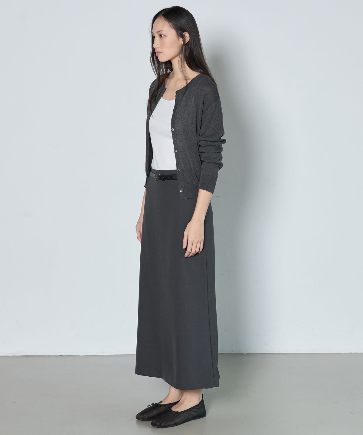 누토프(NUTOFFE) Essential Round Cardigan_Charcoal