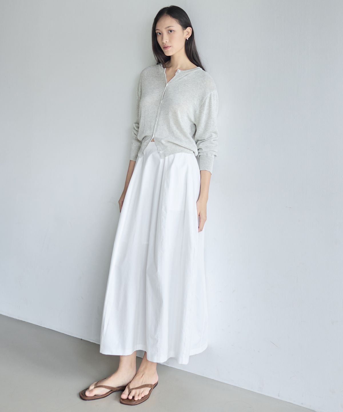 누토프(NUTOFFE) Essential Round Cardigan_Oat Beige