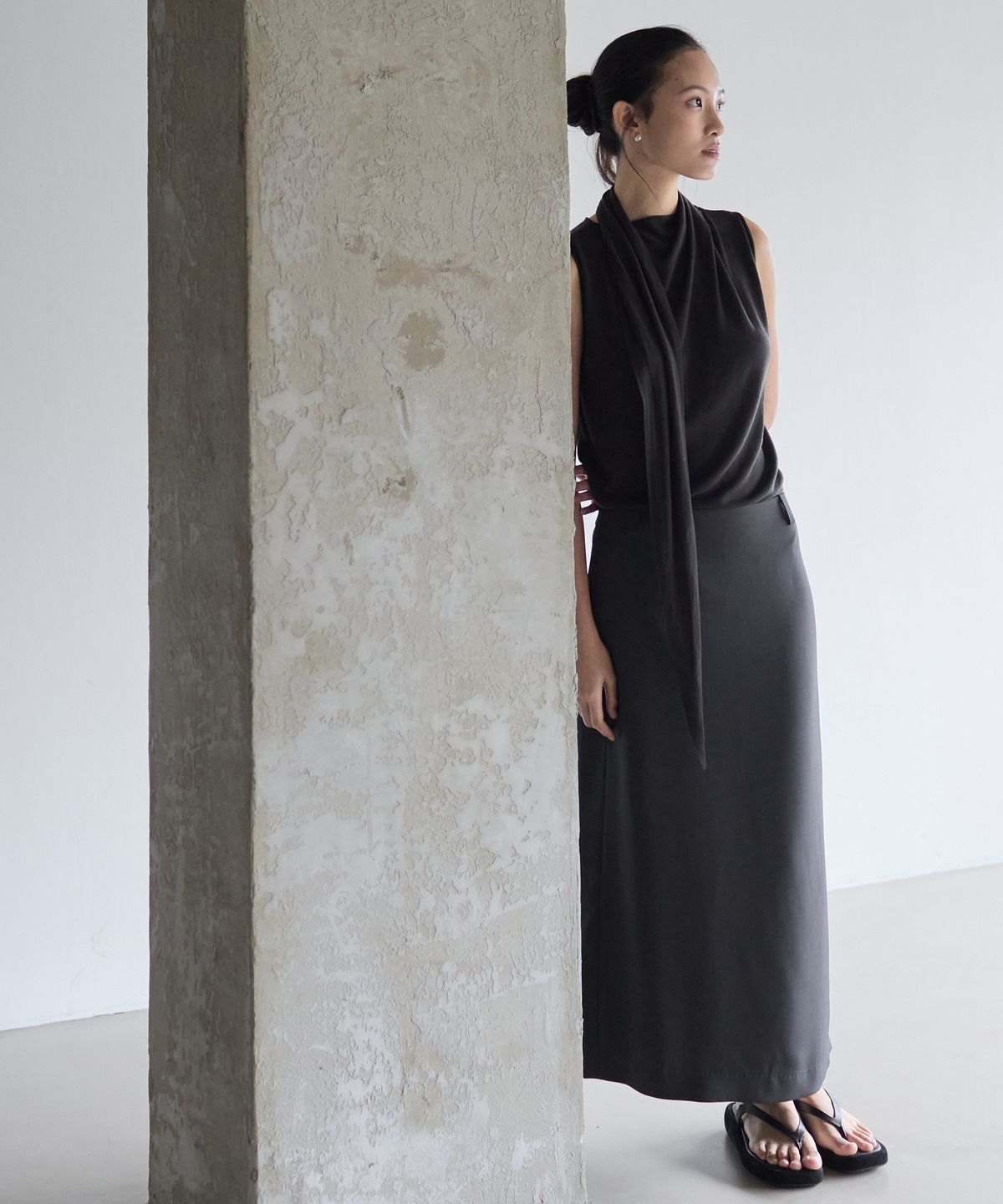 누토프(NUTOFFE) Low Skirt_Charcoal
