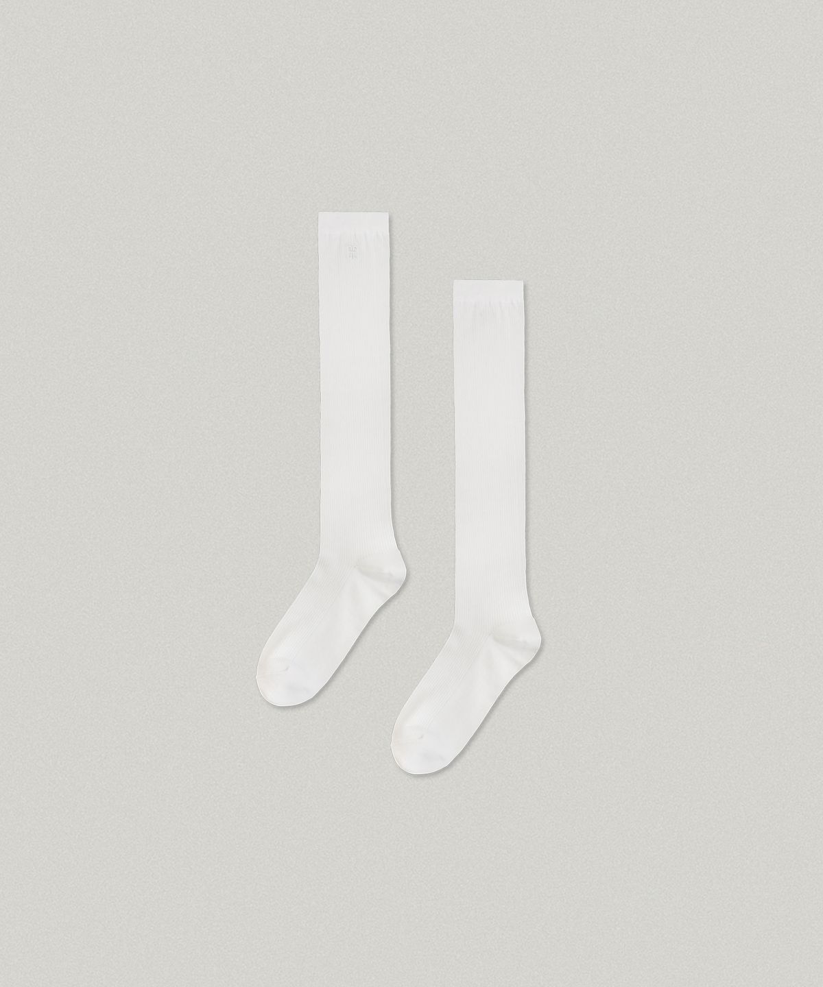 폴뉴아(FOLNUA) LOOSE KNEE SOCKS (WHITE)