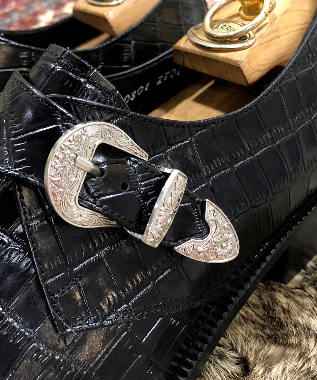 조앤슈(JOENSHOE) 카덴차 웨스턴 싱글 몽크스트랩 와니블랙