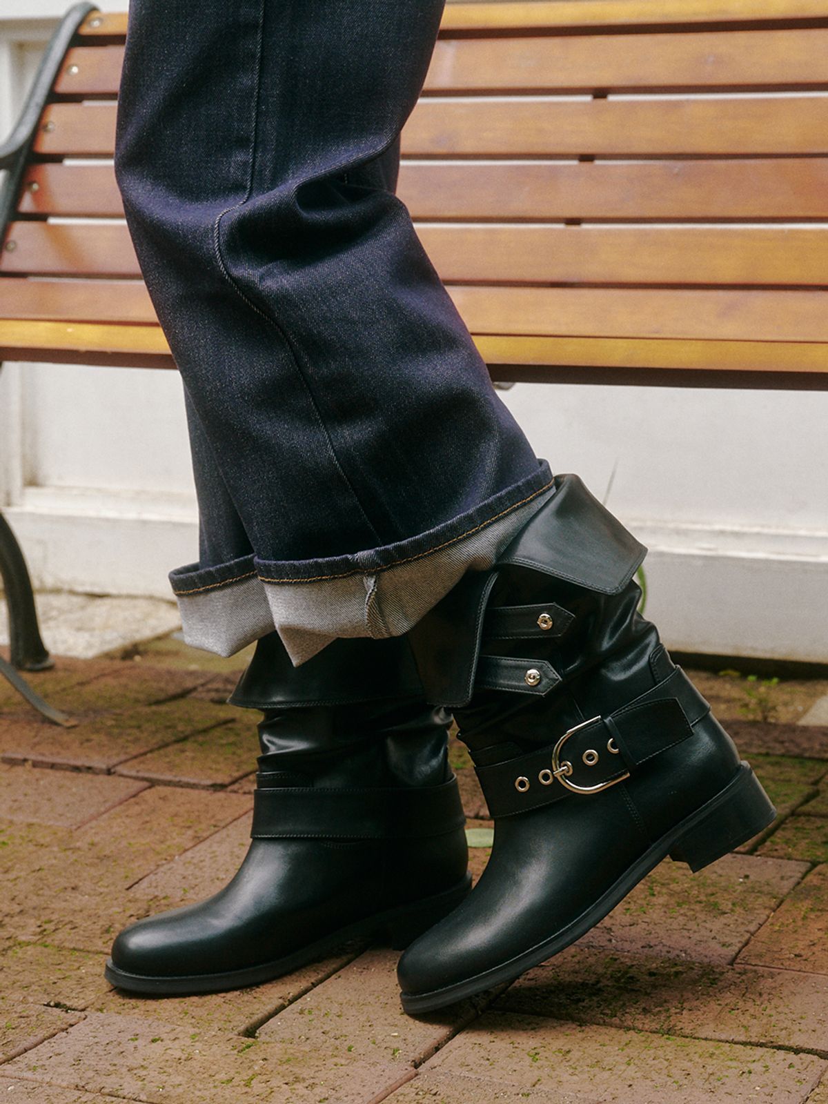포른른(FORRR) Folding Belt Boots - Black