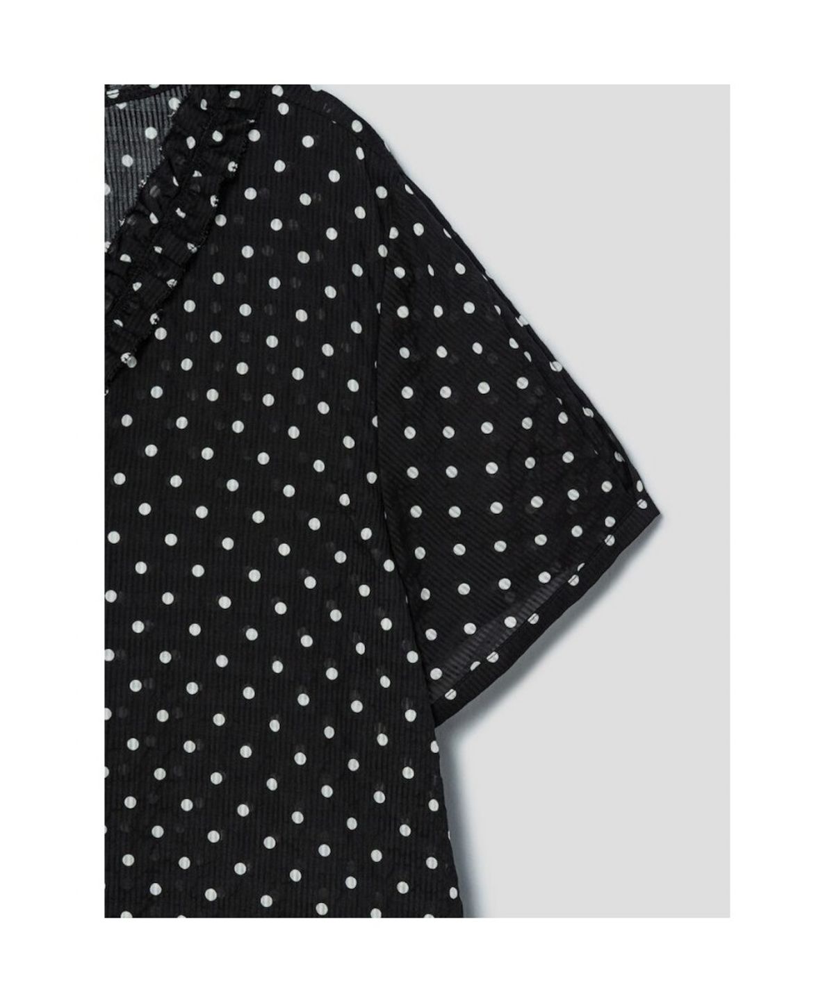 빈폴 레이디스(BEANPOLE LADIES) 도트 브이넥 캡슬리브 블라우스  블랙 (BF6765C515)