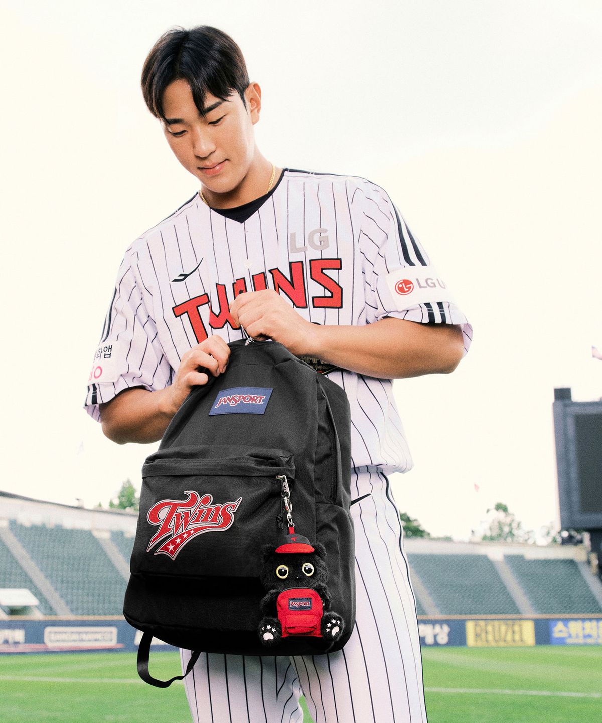 잔스포츠(JANSPORT) 잔스포츠 X LG TWINS 슈퍼브레이크 BLACK