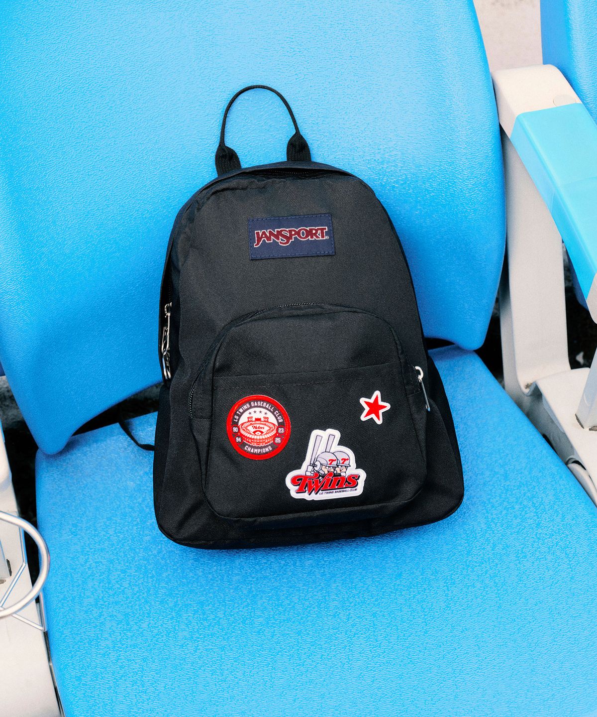 잔스포츠(JANSPORT) 잔스포츠 X LG TWINS 하프파인트 BLACK