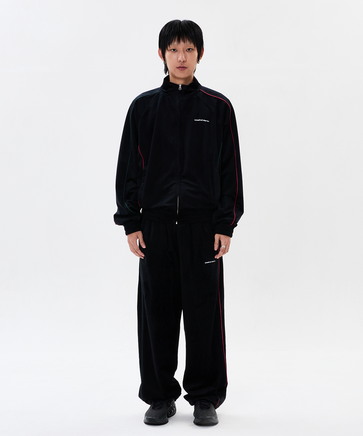 위캔더스(WKNDRS) VELVET TRACK PANTS (BLACK)