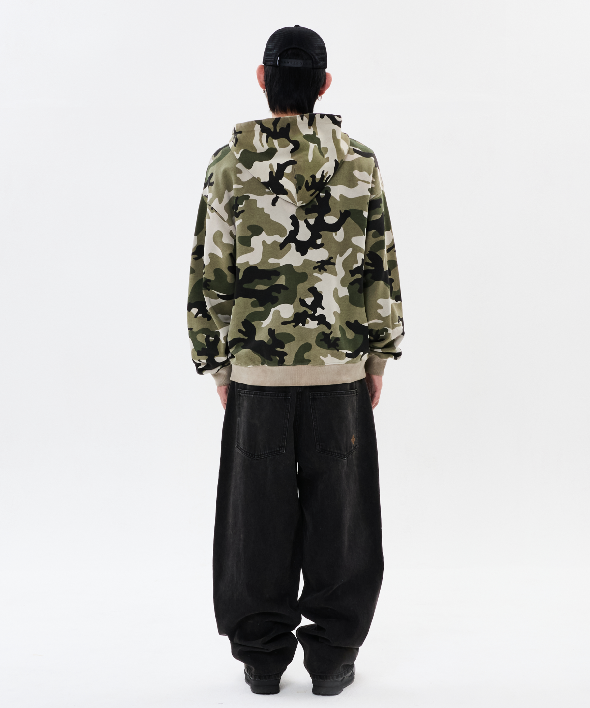 위캔더스(WKNDRS) [WKNDRS X FIT THE SIZE] EAGLE DENIM PANTS (BLACK)