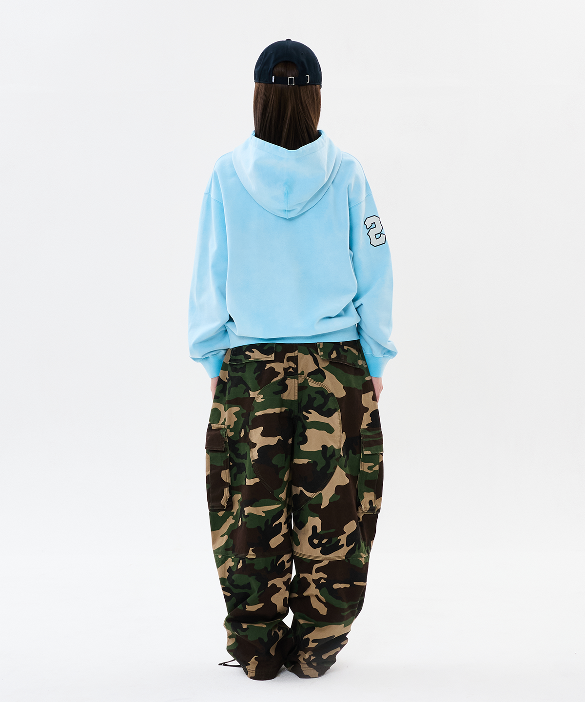 위캔더스(WKNDRS) EMBLEM ZIP-UP HOODIE (S.BLUE)