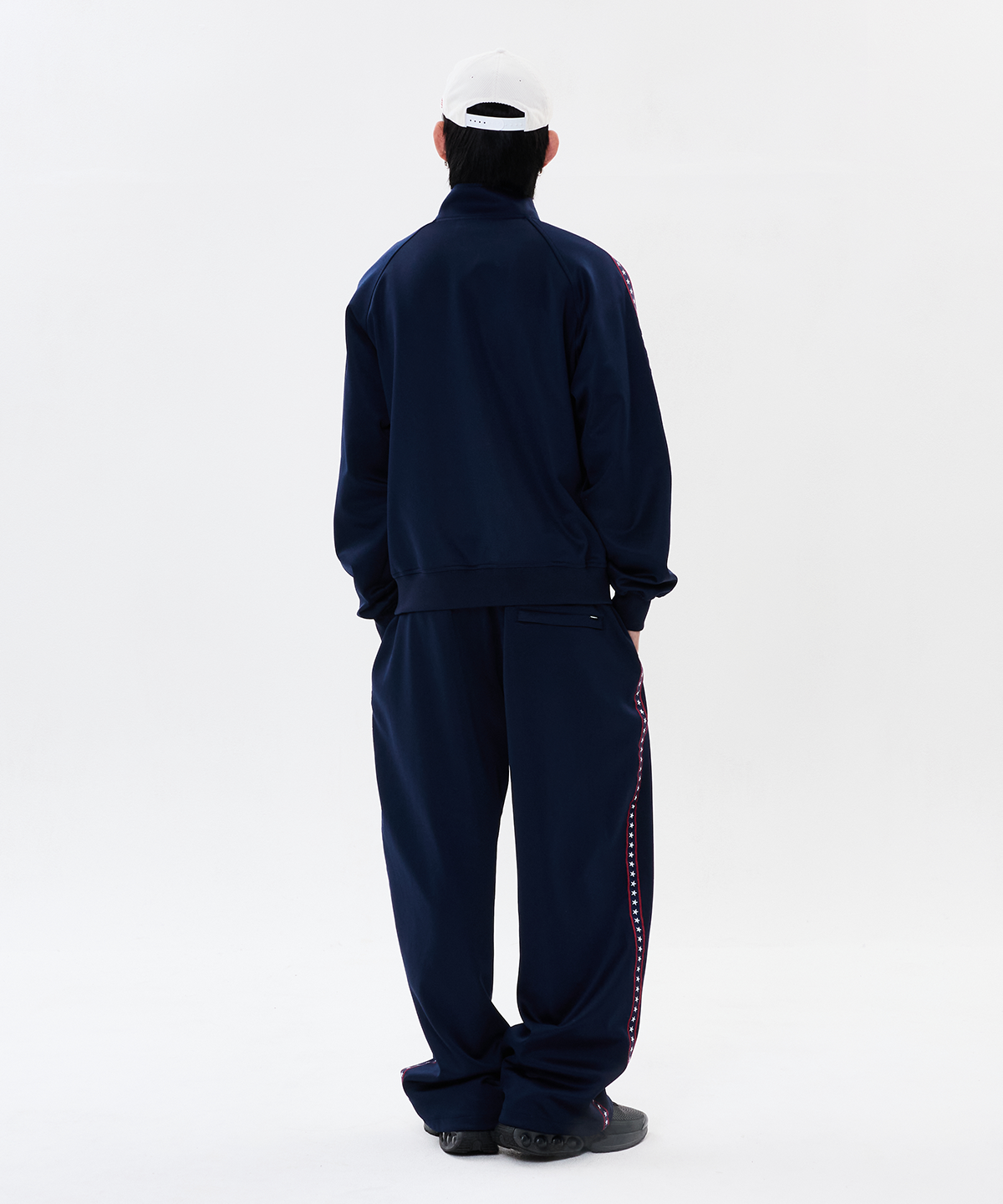 위캔더스(WKNDRS) STAR TRACK JACKET (NAVY)