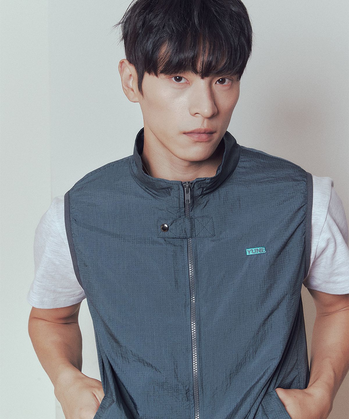 유네(YUNE) Air Shell Zip Vest_[Charcoal]