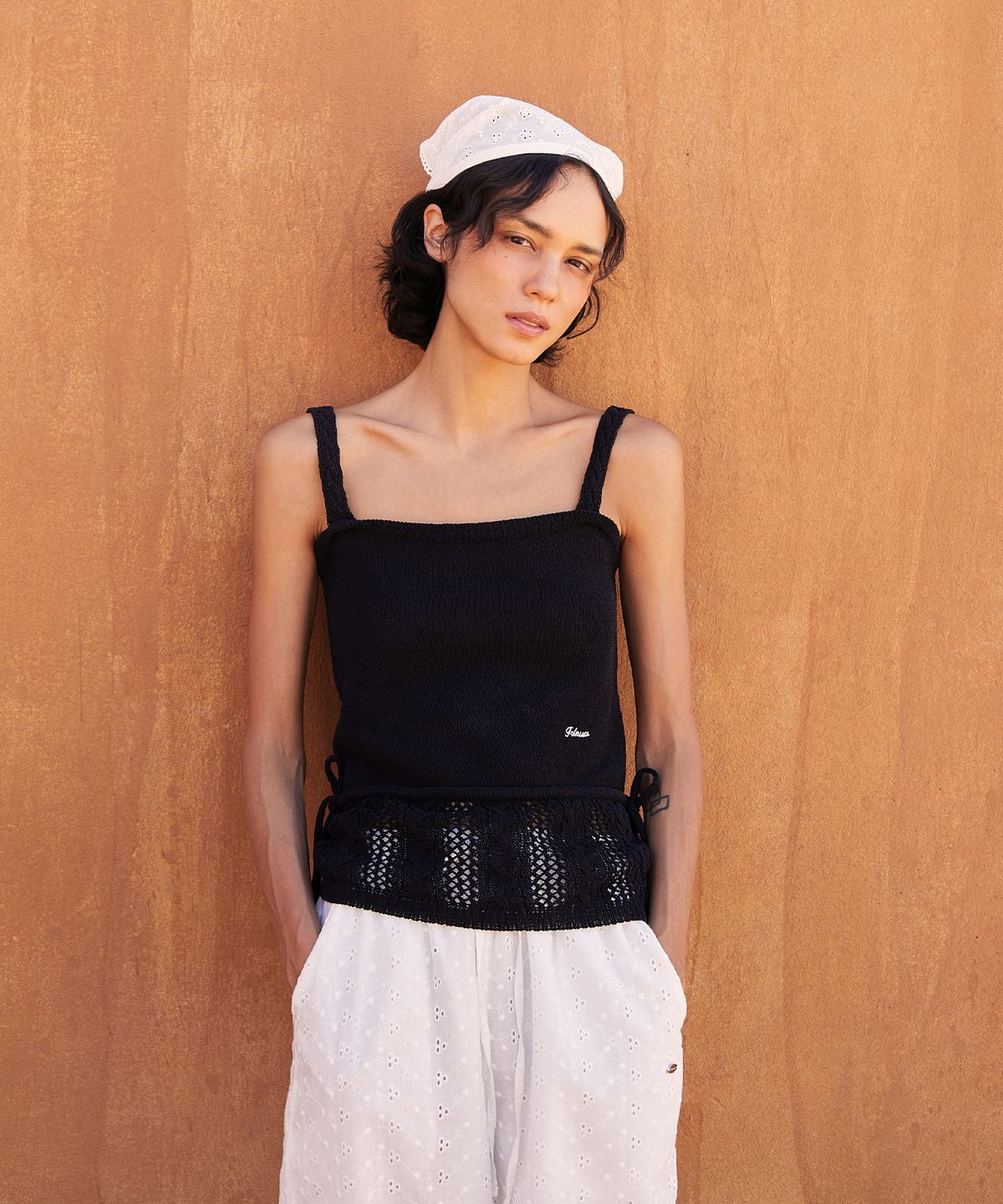 폴뉴아(FOLNUA) ROSCA SLEEVELESS (3COLOR)