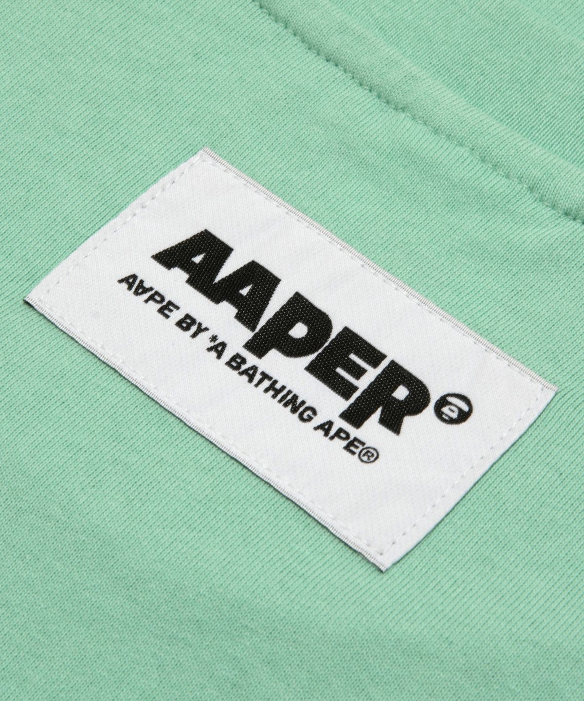 에이프(AAPE) AAPER 그래픽 티셔츠 그린 / AAPTEM1826XXQGRE