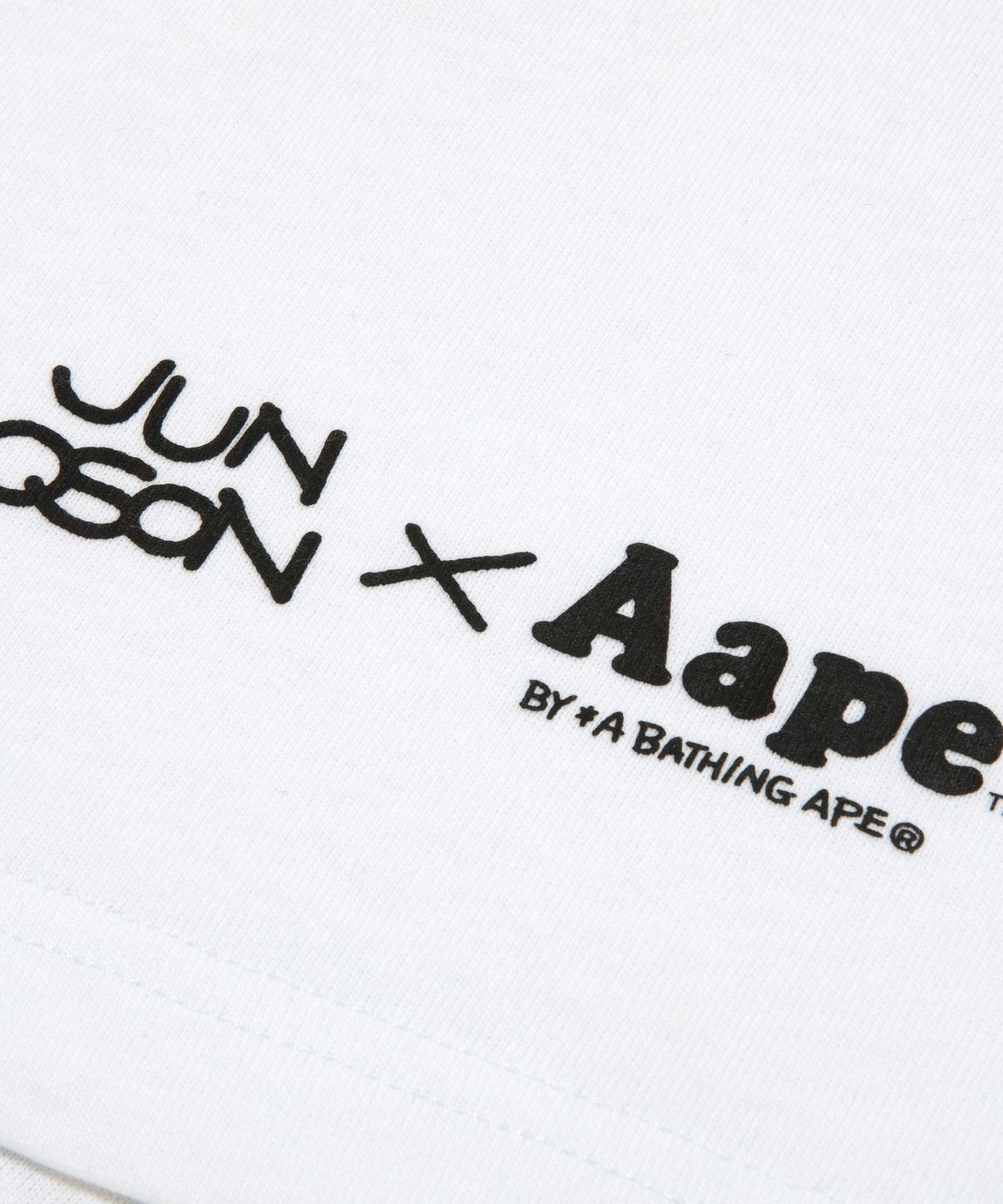 에이프(AAPE) AAPE X Jun Oson 그래픽 티셔츠 화이트 / AAPTEM9868XXQWHX