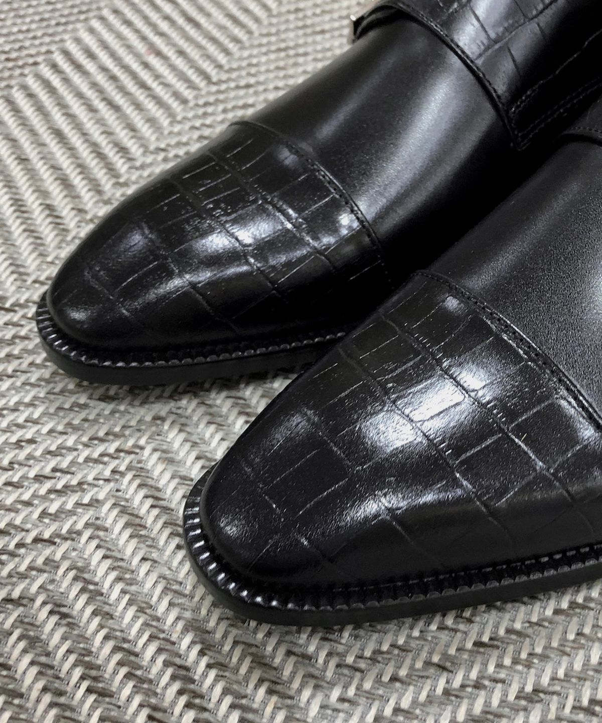 조앤슈(JOENSHOE) 르누아르 투톤 몽크스트랩 와니블랙