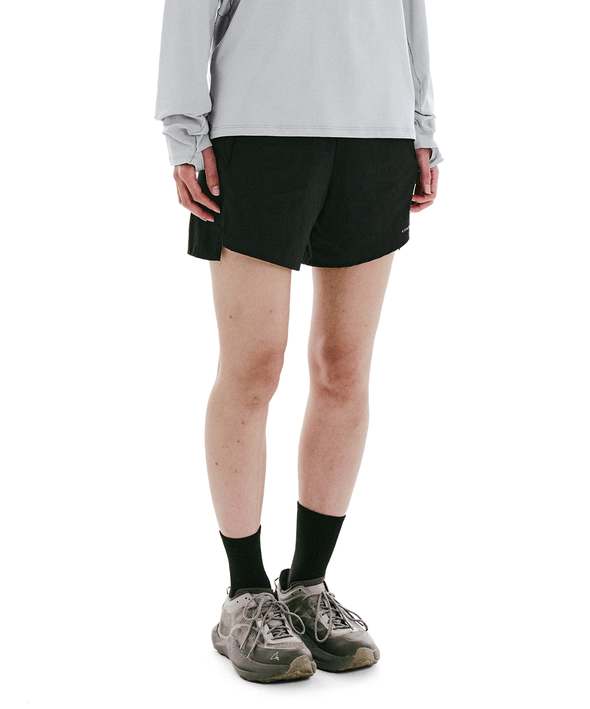 콜드웜(COLDWARM) Pace 4.5 Split Shorts (Black) - Women