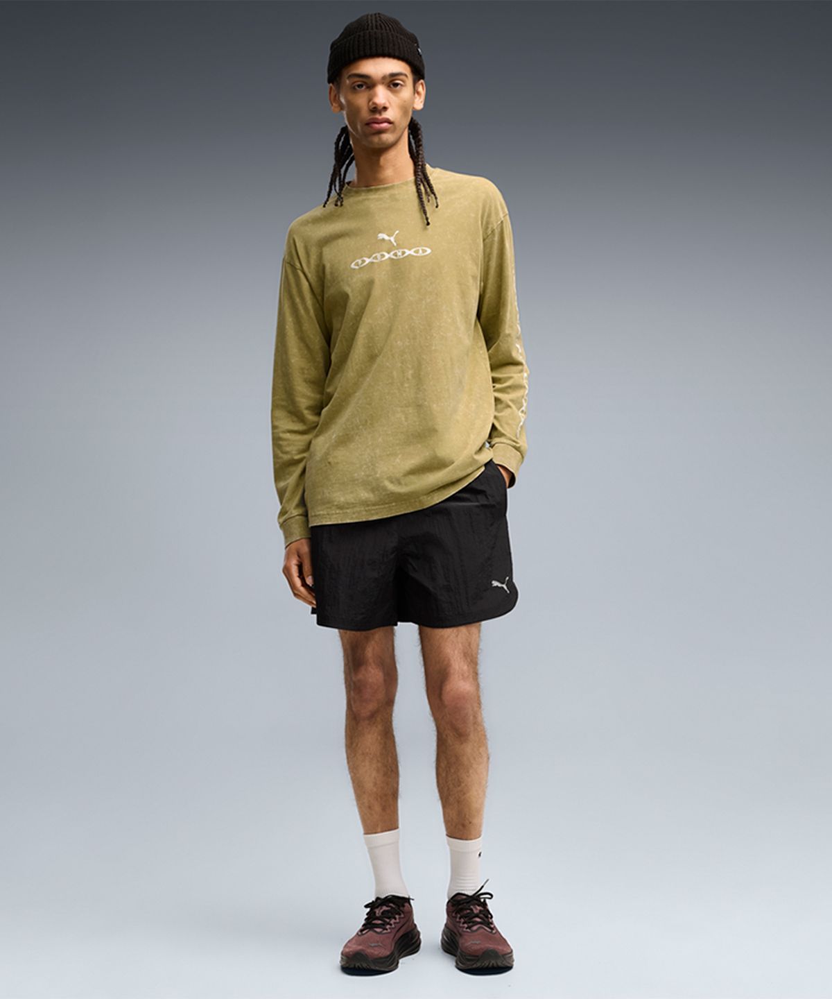 푸마(PUMA) 런 컬쳐 컬렉티브 릴렉스드 워시드 그래픽 롱 슬리브 - 차이 라떼 / 639098-89