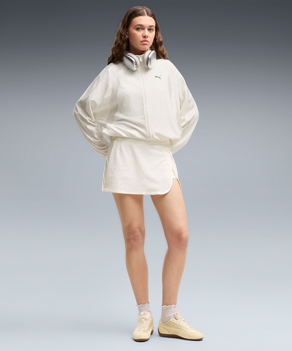 푸마(PUMA) 레이스 팩 T7 릴렉스드 라이트웨이트 재킷 - 웜 화이트 / 638735-87