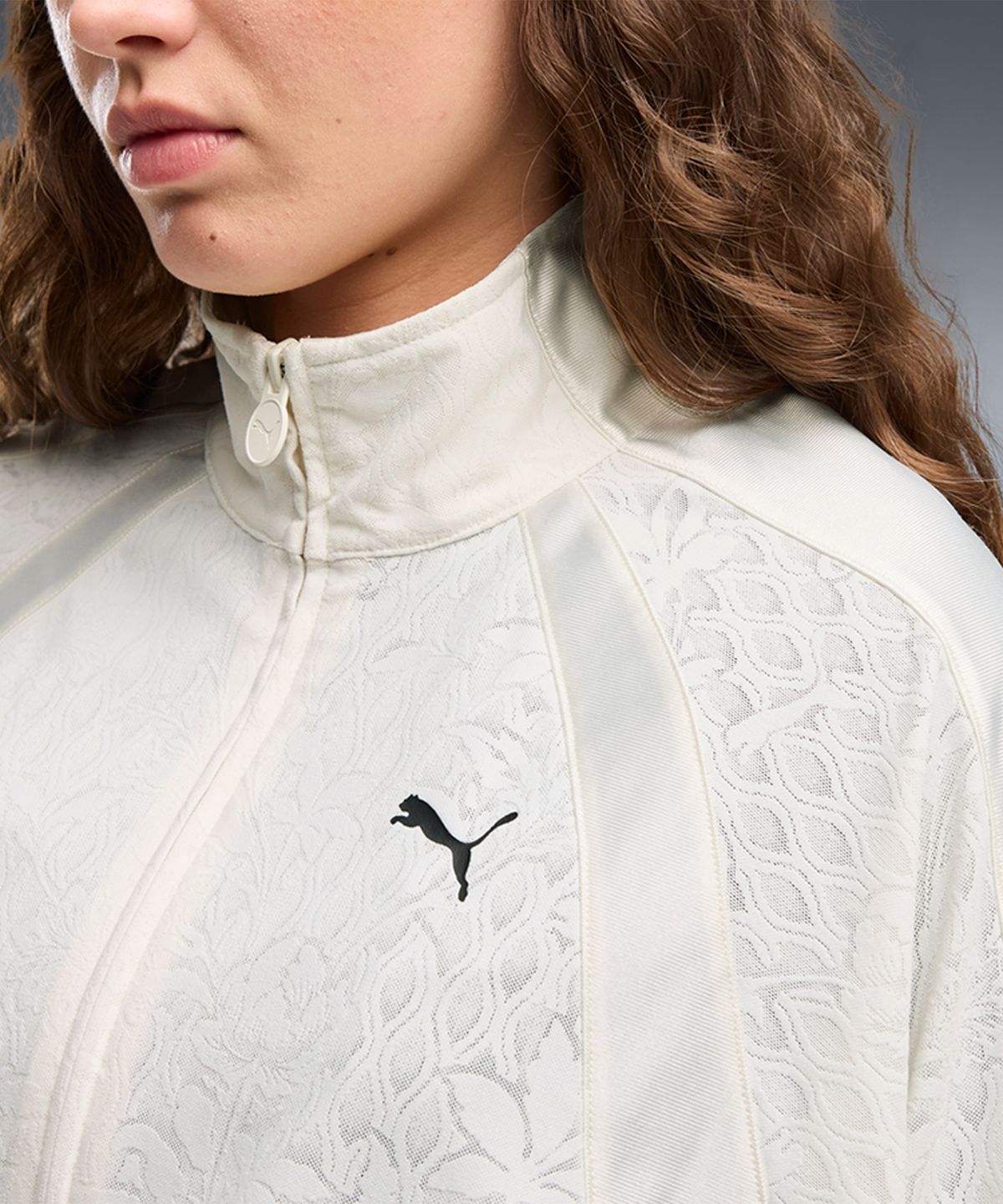 푸마(PUMA) 레이스 팩 T7 릴렉스드 라이트웨이트 재킷 - 웜 화이트 / 638735-87