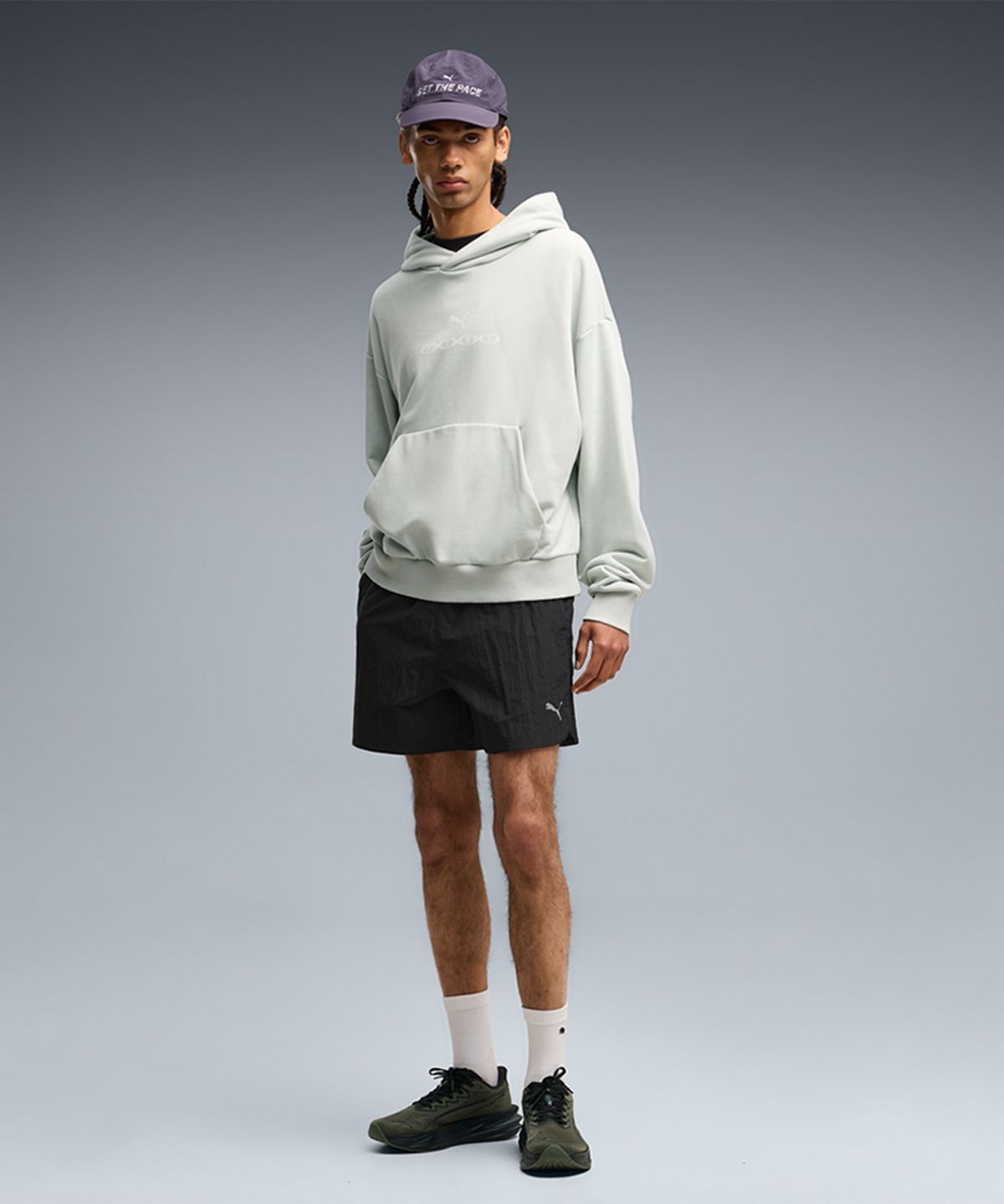 푸마(PUMA) 런 컬쳐 컬렉티브 T7 릴렉스드 우븐 쇼츠 5인치 - 푸마 블랙 / 639074-01