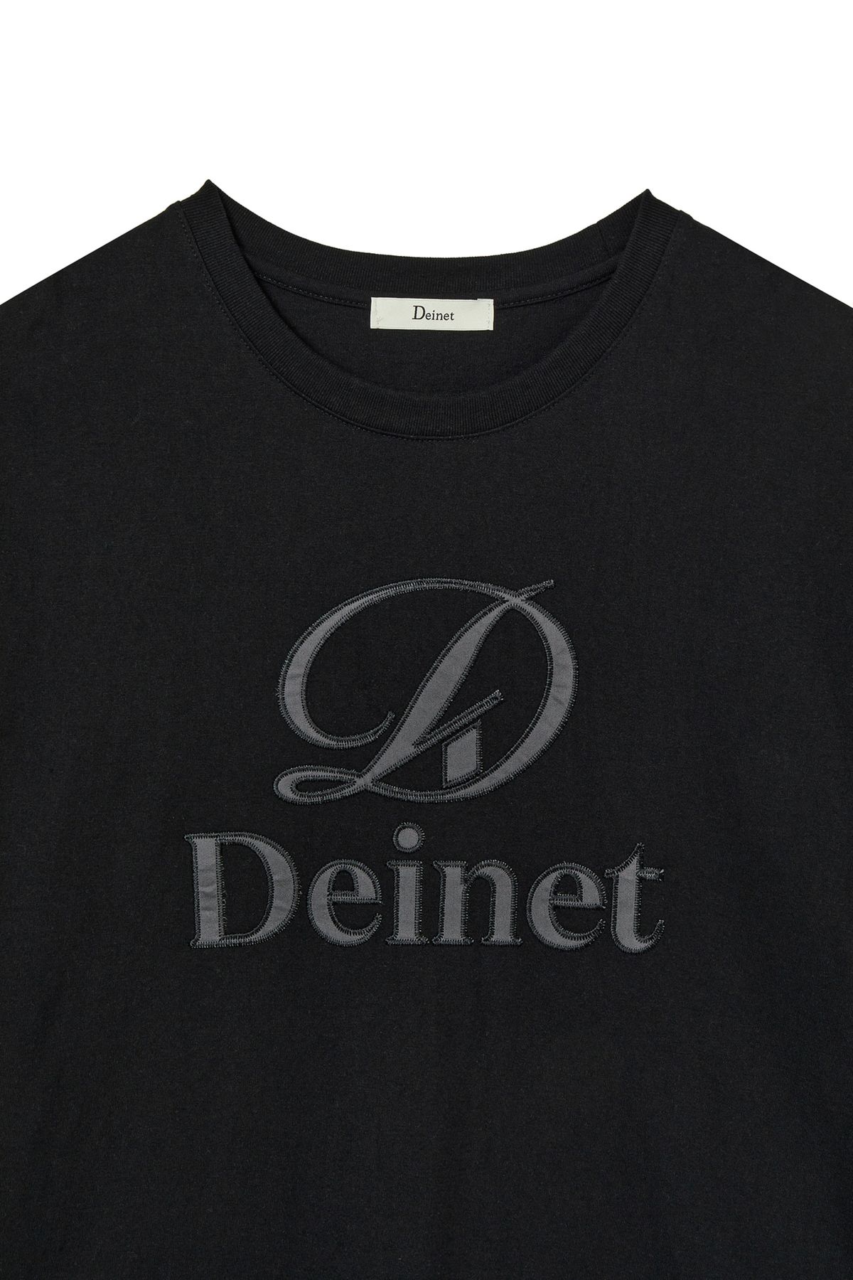 다이닛(DEINET) APPLICATION STITCH T-SHIRT IN BLACK