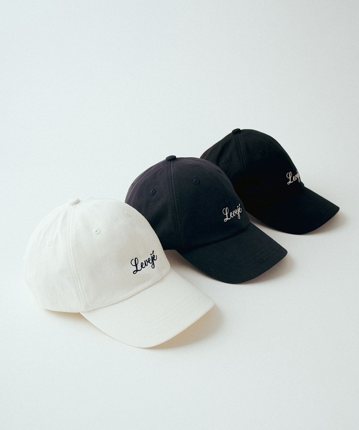 르브제(LEVEJE) Merci Ballcap (White)