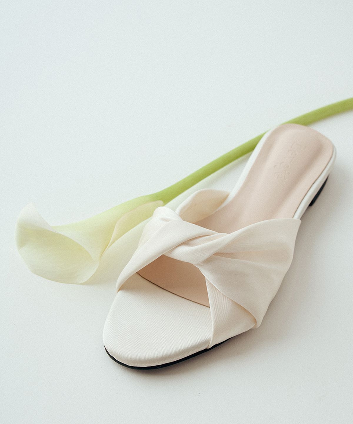 르브제(LEVEJE) Bella Slides (Ivory)