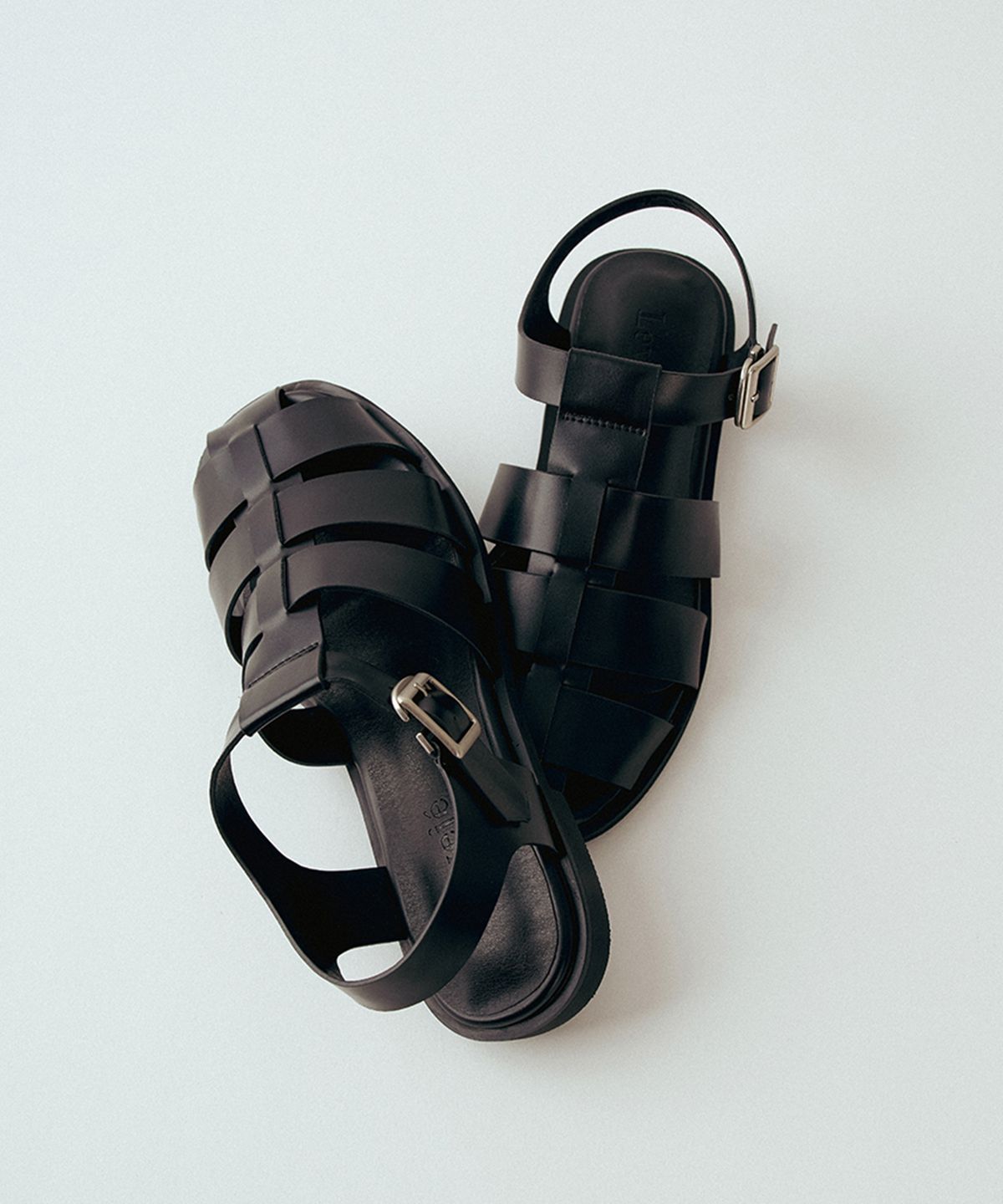 르브제(LEVEJE) Mare Fisherman Sandal (Black)