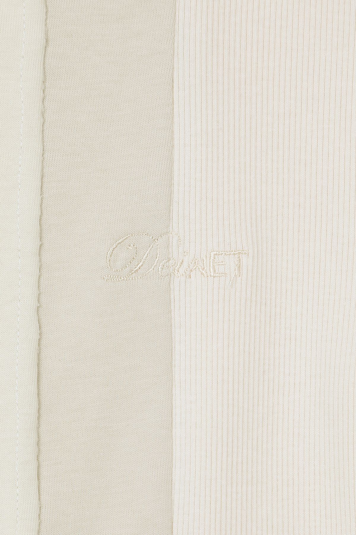 다이닛(DEINET) CONTRAST T-SHIRT IN BEIGE