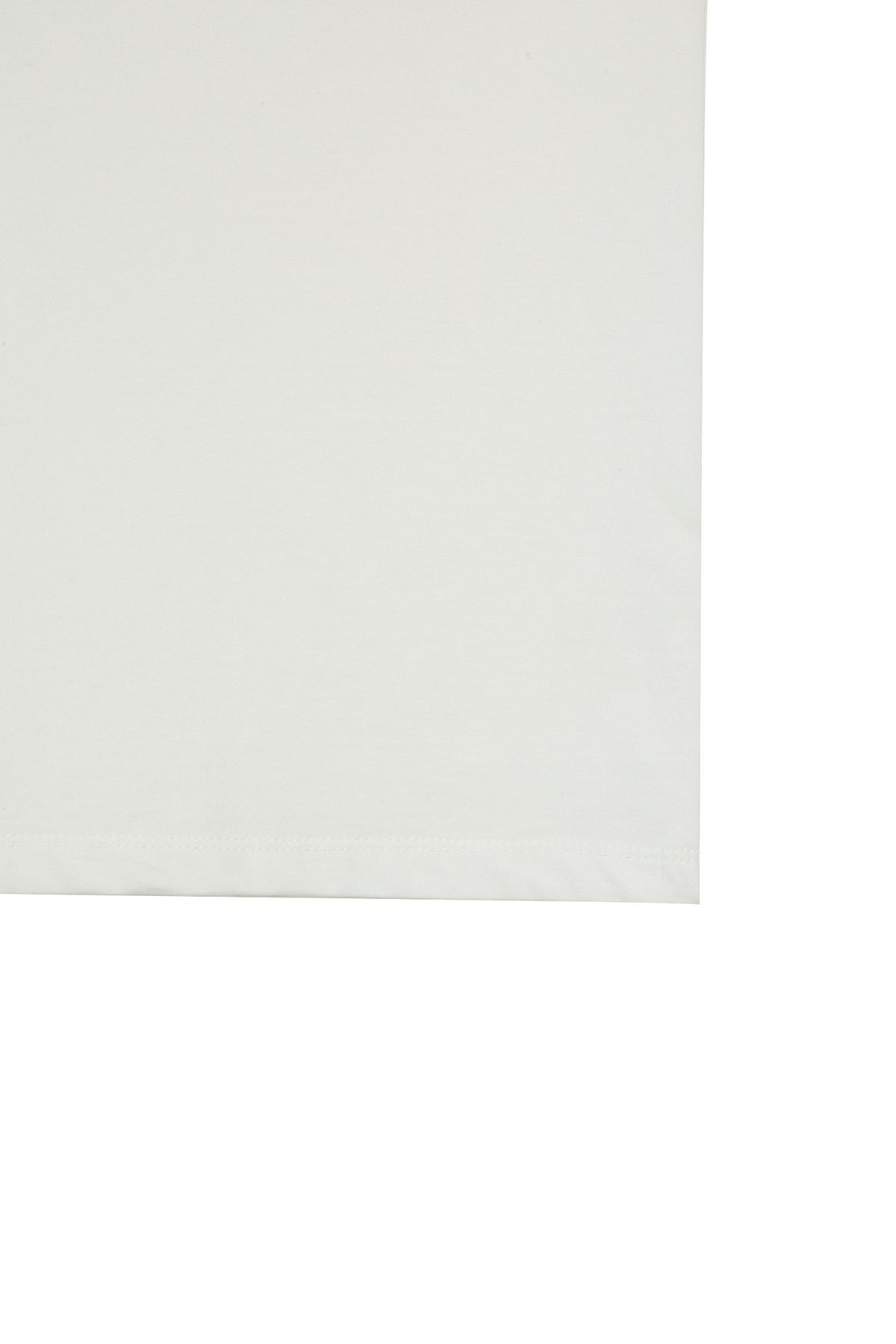다이닛(DEINET) D LETTERING GRAPHIC OVERSIZED T-SHIRT IN WHITE