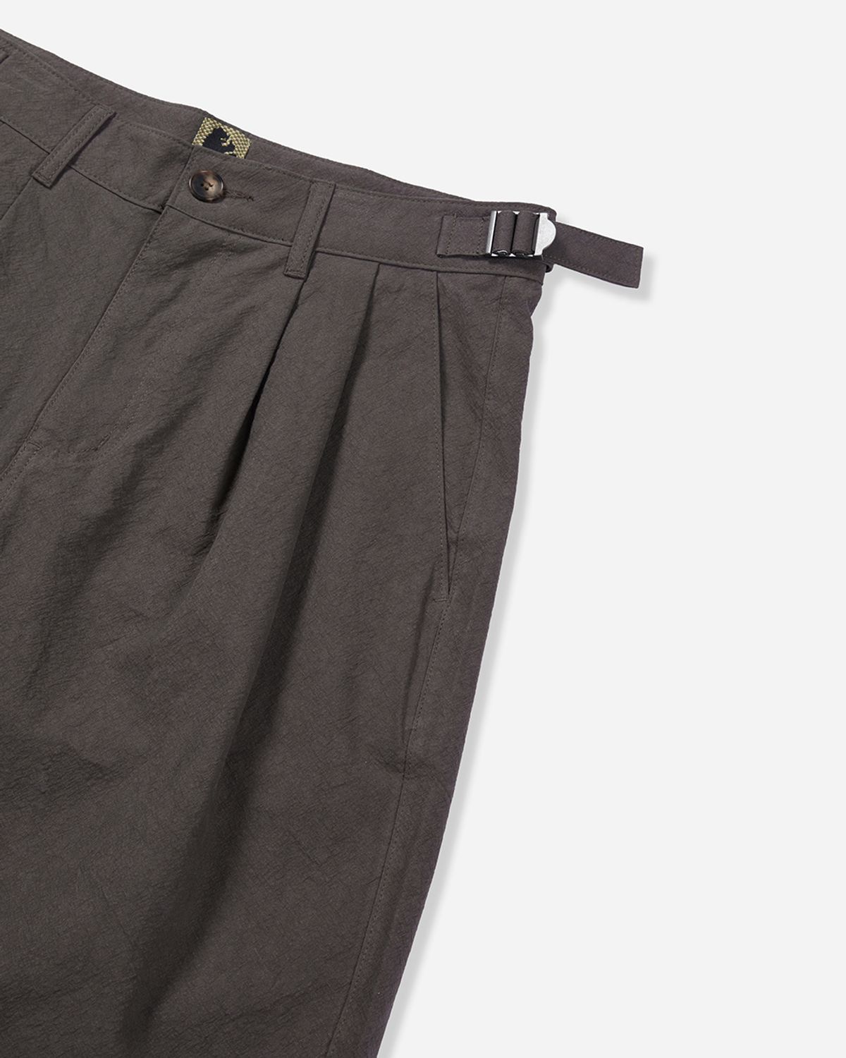 사일런트실러블(SILENTSYLLABLE) Double tuck crinkle shorts / Walnut