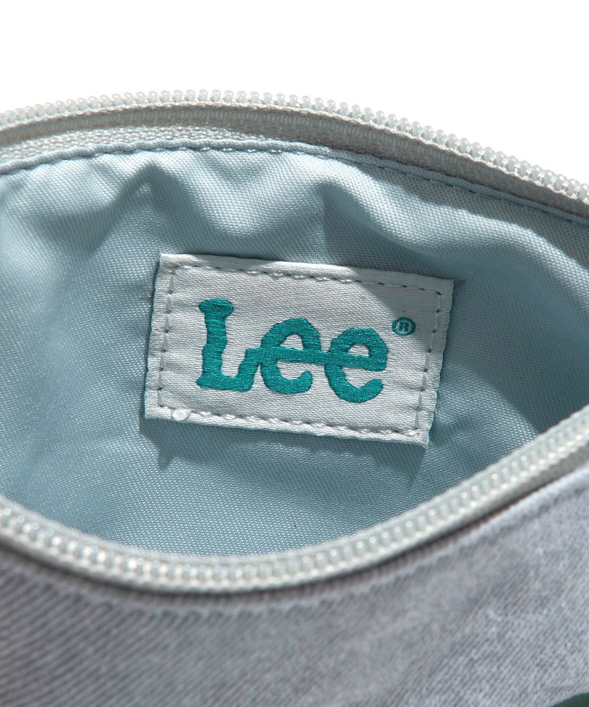리(LEE) 서울 빅 트위치 로고 파우치 인디고 라이트