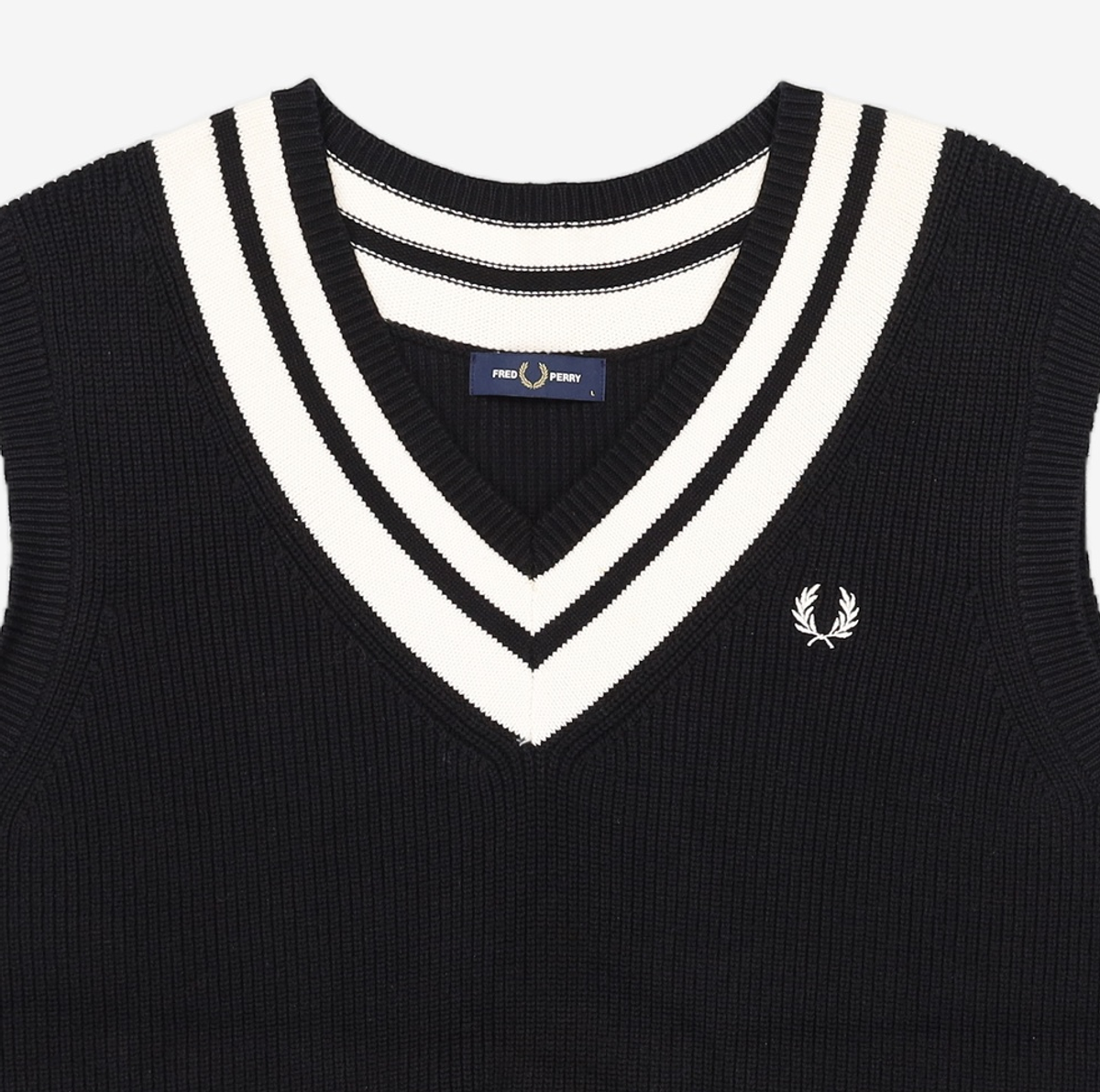 프레드페리(FRED PERRY) [Sharp] 스트라이프 헴 브이넥 베스트(102) AFPM231K540-102 L