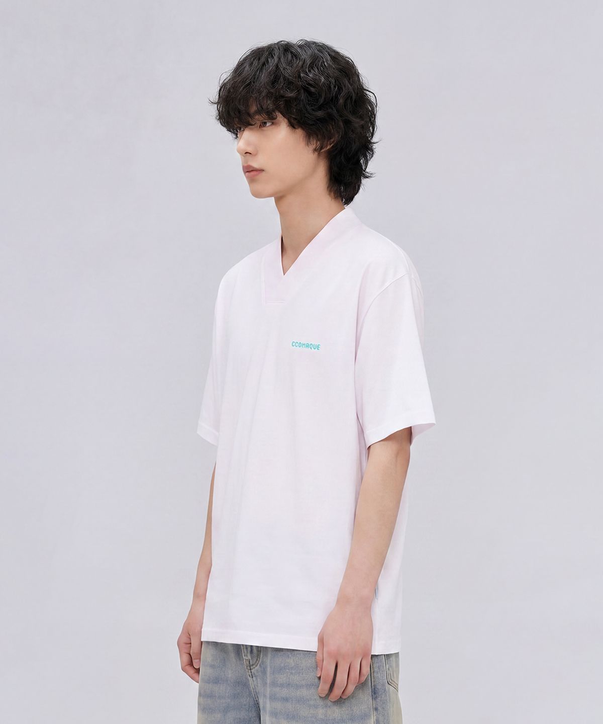 꼬마크(CCOMAQUE) 기린흉배 깃 티셔츠 RQ23T551