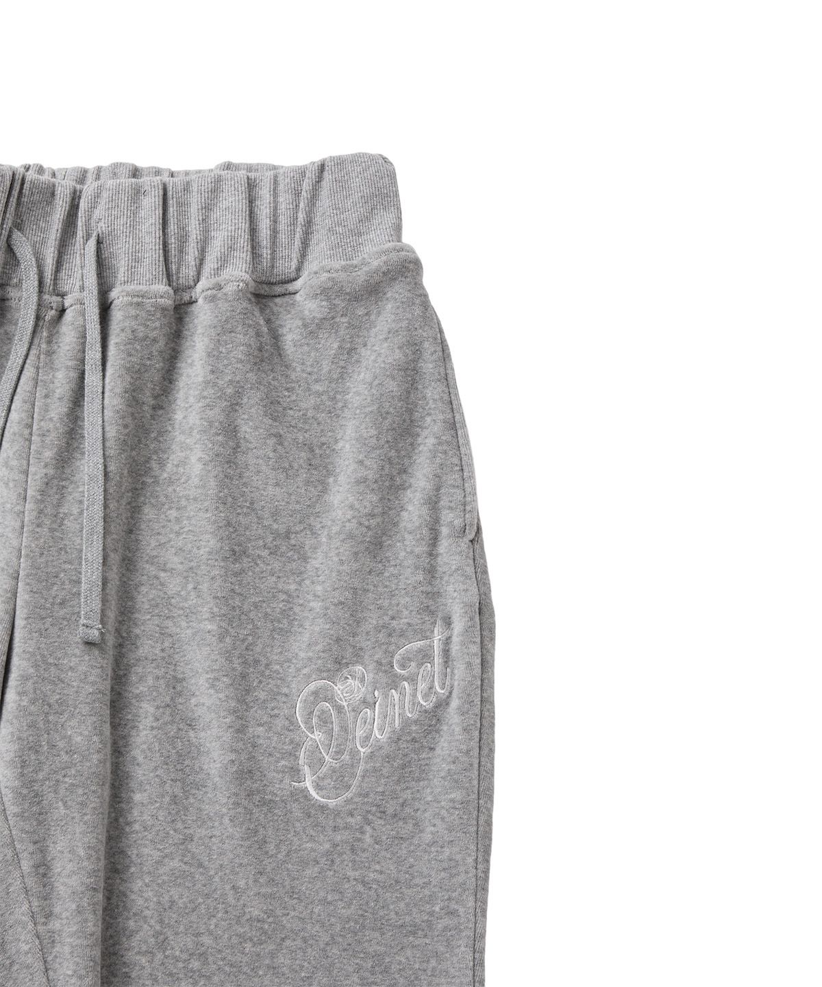 다이닛(DEINET) ROSE TYPO CAPRI JOGGER PANTS IN MELANGE GREY