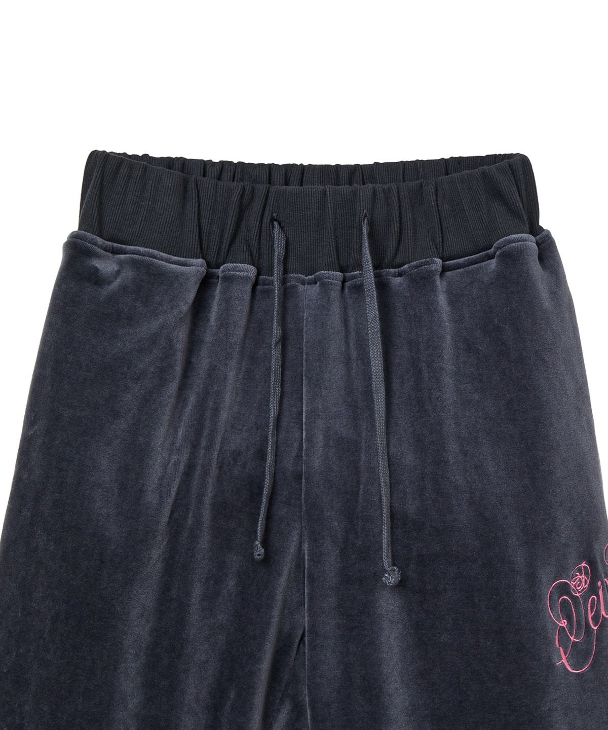 다이닛(DEINET) ROSE TYPO CAPRI JOGGER PANTS IN CHARCOAL