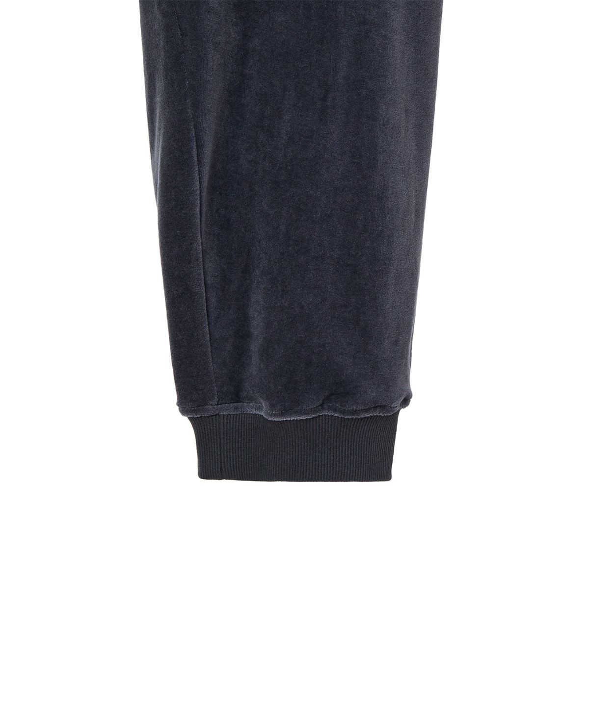 다이닛(DEINET) ROSE TYPO CAPRI JOGGER PANTS IN CHARCOAL