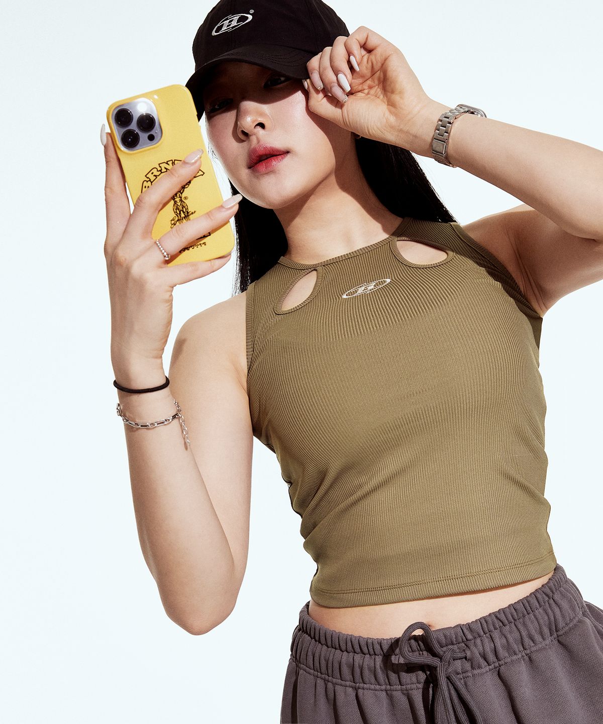 본투윈(BORN TO WIN) CUT-OUT TANK TOP [KHAKI]