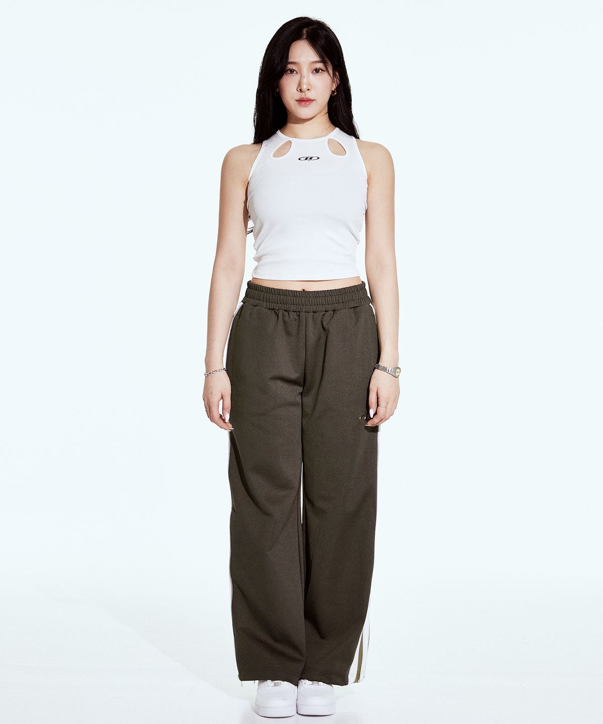 본투윈(BORN TO WIN) CUT-OUT TANK TOP [IVORY]