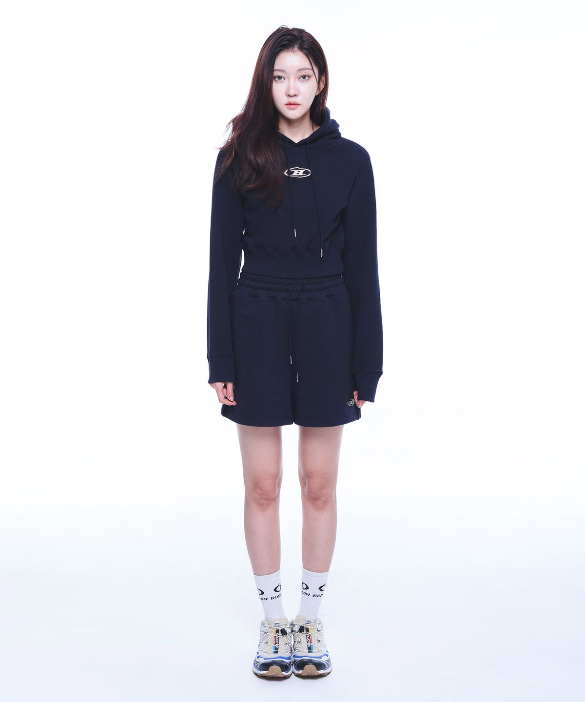 본투윈(BORN TO WIN) CHROME B LOGO SHORTS [NAVY]
