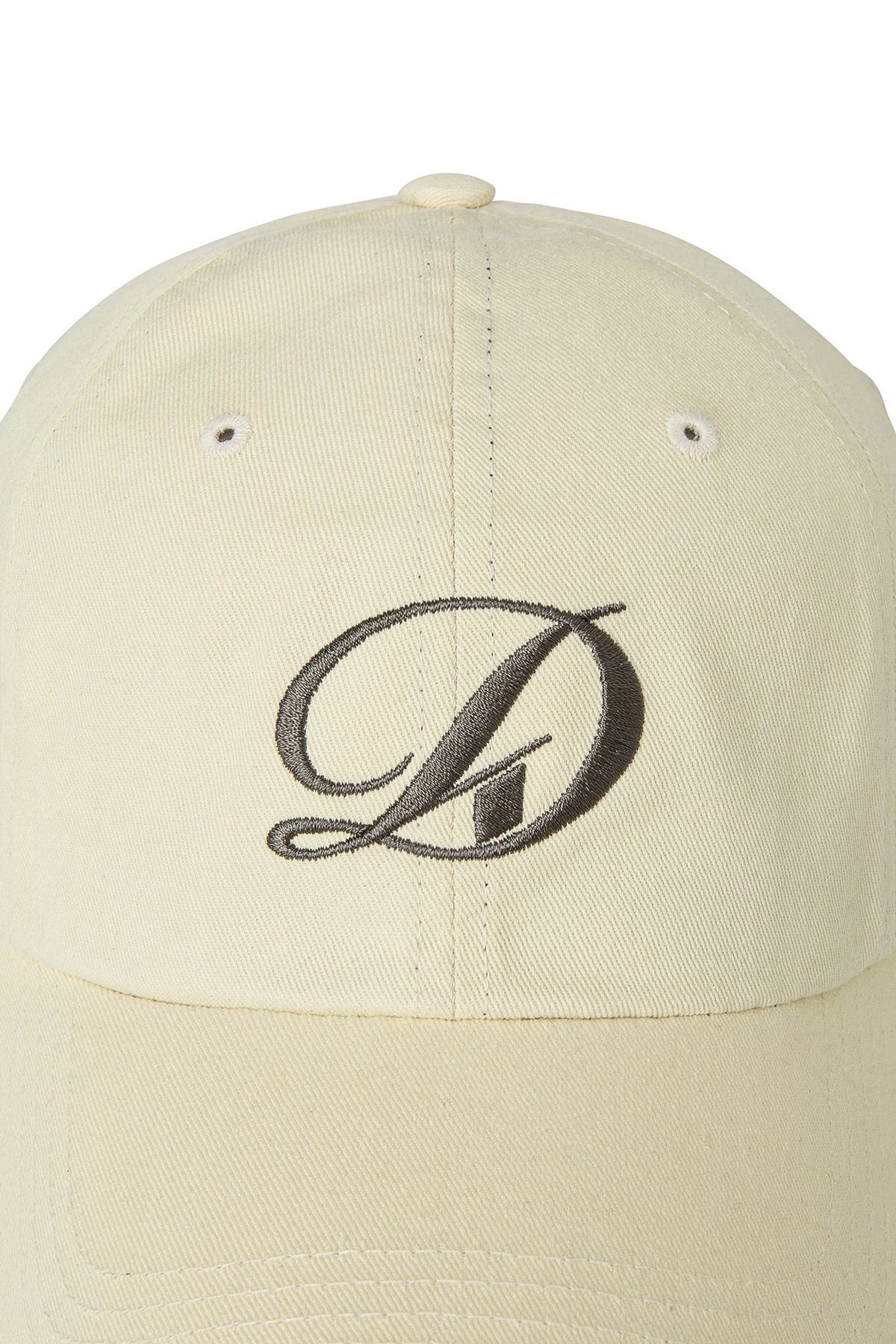 다이닛(DEINET) ESSENTIAL D LOGO BALL CAP IN IVORY