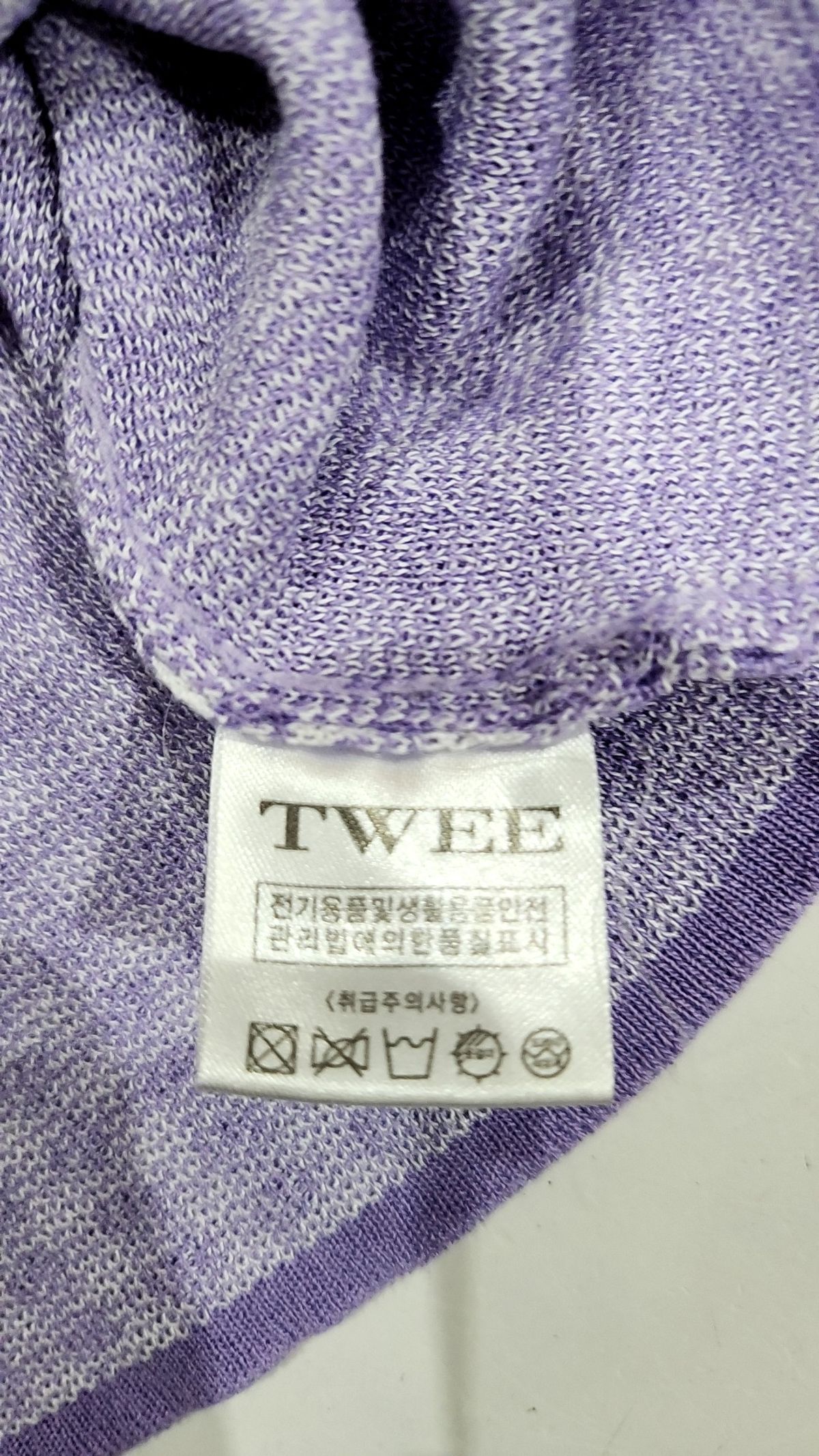 트위(TWEE) 니트/스웨터